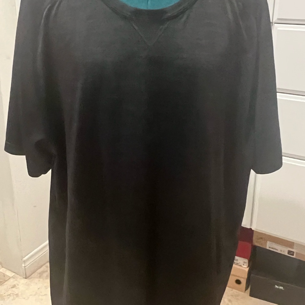 Black Short Sleeve Crew Neck Tee
